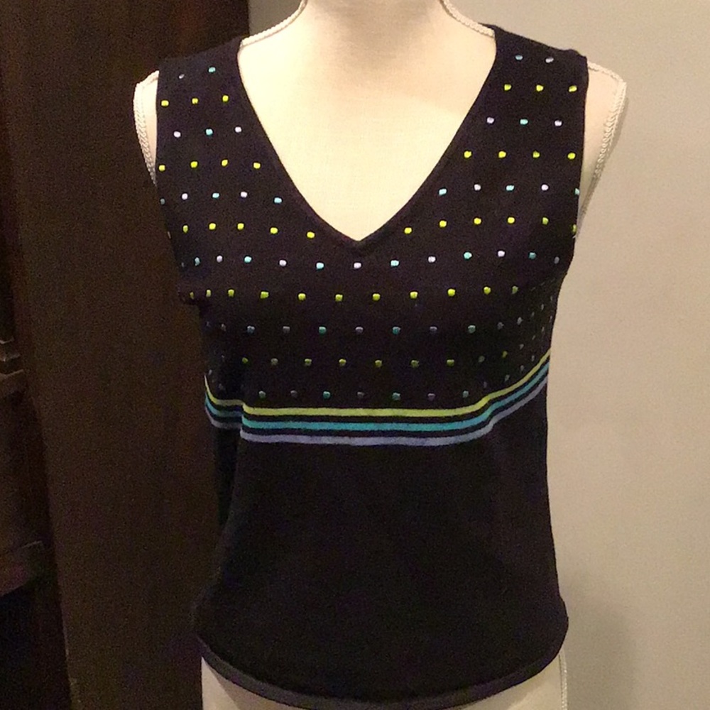 Knit top by Sydney Easton size medium.